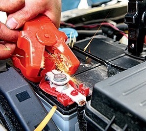 DECA SC 80/900 Chargeur démarreur de batterie 900 Amp 12/24 Volt – Image 5